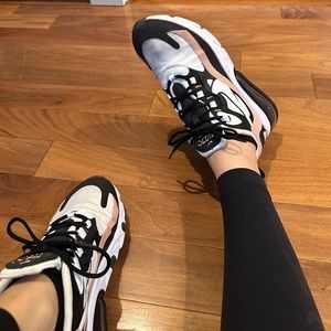 Nike Airmax 270 React Black Pink Bleached Coral